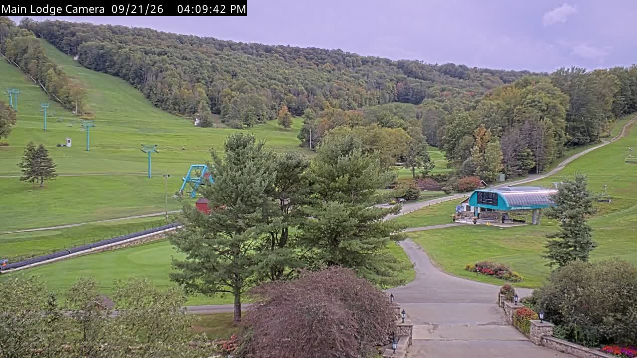 Holiday Valley webcam — Main Lodge